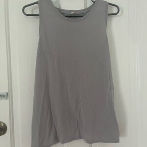 Old Navy Light Gray Tank Top

Will donate this week if doesn’t sell ‼️